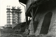 Die Schachtöfen während der Erweiterung ab 1951